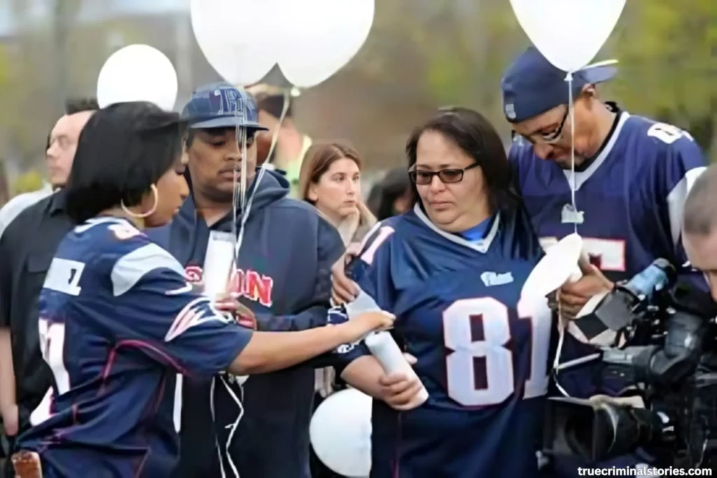 aaron hernandez jersey: Despite Aaron Hernandez's crimes, people gather at his funeral in support of family, friends